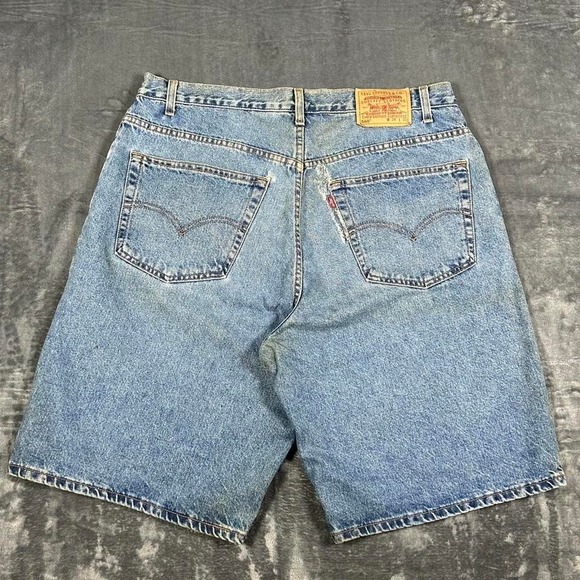 90's Levi's 560 Blue Washed Denim Shorts - size 38 waist - measurements listed - Picture 1 of 7